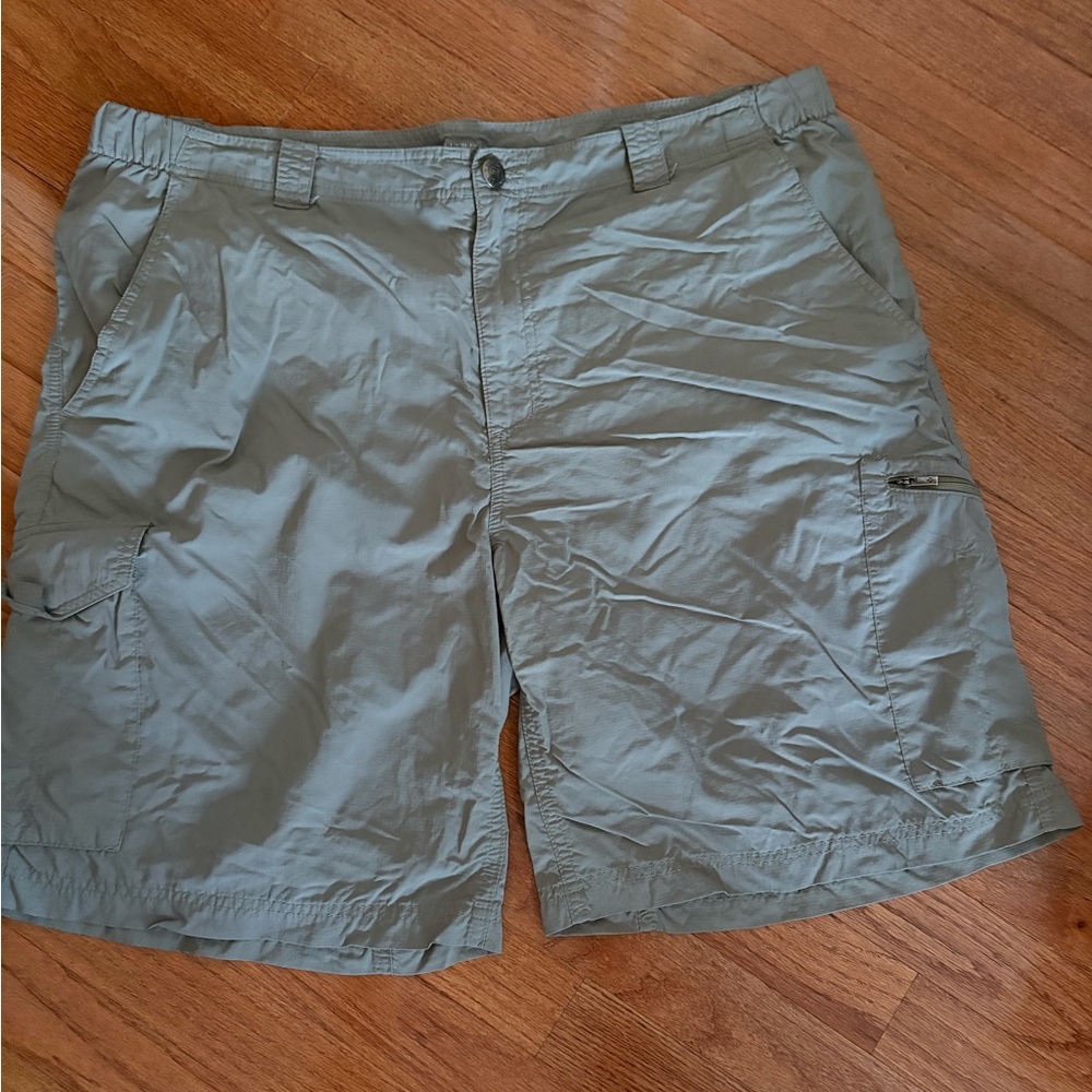 *EUC* Columbia Men's Omni- shade Cargo Shorts 40x10
